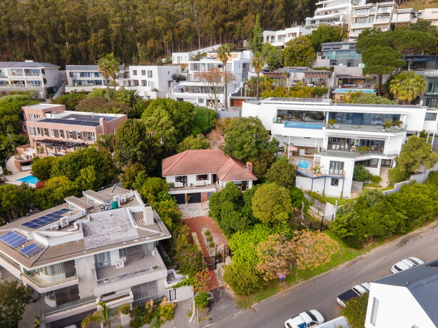 5 Bedroom Property for Sale in Fresnaye Western Cape